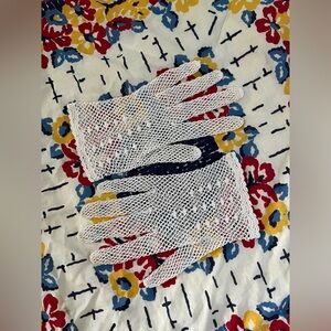 VINTAGE CROCHET GLOVES